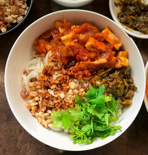 Vegan Shan Khao Swe | Burmese Shan Noodles
